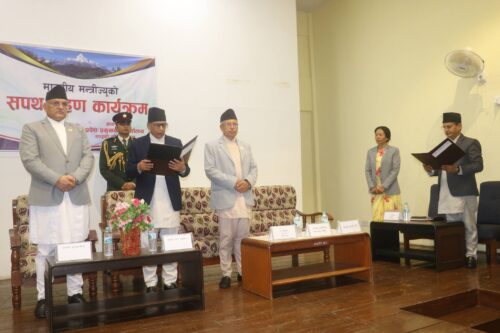 गण्डकीमा फणीन्द्रले लिए उर्जा मन्त्रीको सपथ