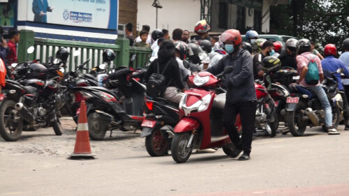 इन्धन अभावले काठमाडौं उपत्यका अस्तव्यस्त