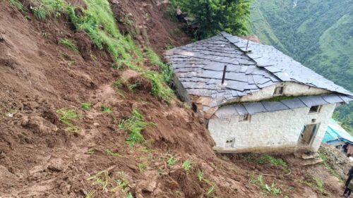 लमजुङमा पहिरोमा परी २ जनाको मृत्यु, एकै परिवारका ३ बेपत्ता
