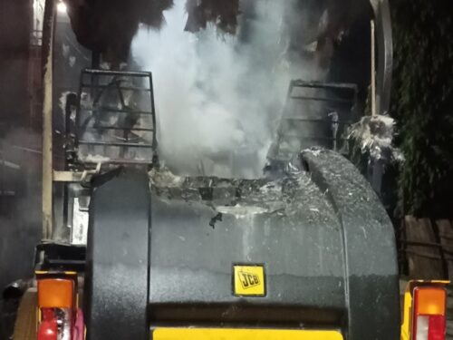 पोखरामा पार्किङ गरी राखेको रोलर जेसिबीमा आगोलागी