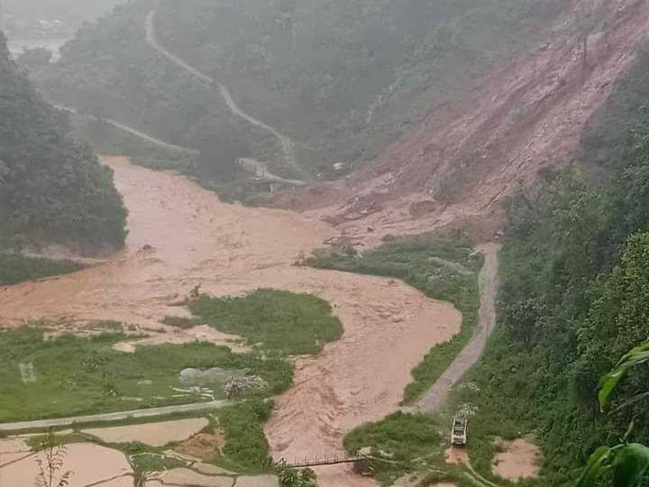 स्याङजाको विरुवामा पहिरोेमा परेर तीन जनाको मृत्यु