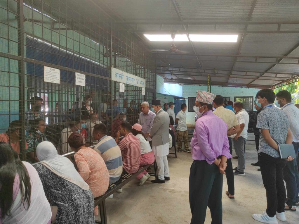 मन्त्री विन्दुकुमार थापाले गरे कास्की कारागारकाे निरीक्षण