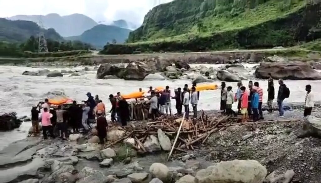 पोखरामा पहिरोबाट ज्यान गुमाएकाको सामूहिक दाह संस्कार