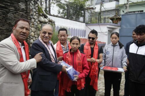 जापान जाने खेलाडीलाई प्रचण्डले गरे विदाई