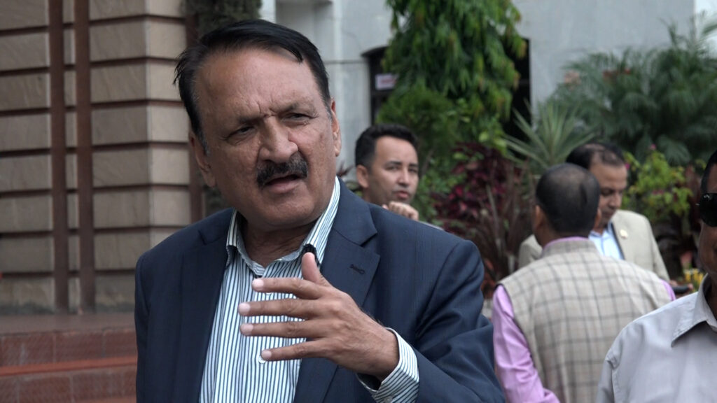 रवि लामिछानेले निर्दोष छु भन्दै हिड्न मिल्दैन : डा. प्रकाशशरण महत