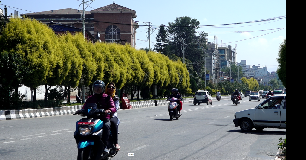 खुले सरकारी कार्यालय, बढ्यो चहलपहल