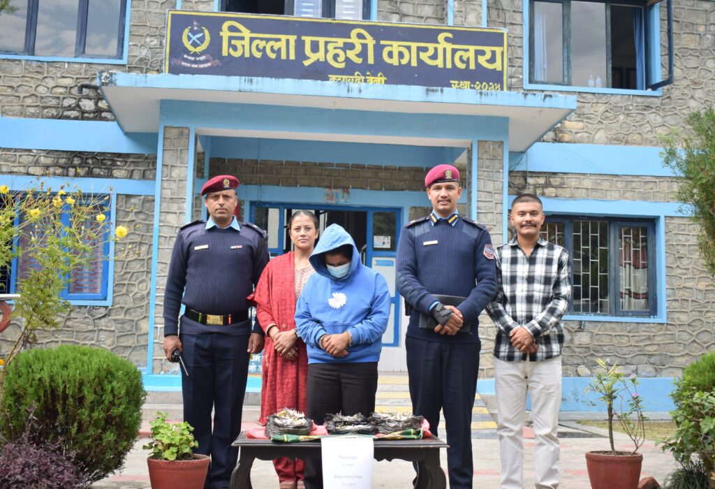 म्याग्दीमा ठूलो परिणाममा लागुऔषध सहित एक किशोरी पक्राउ