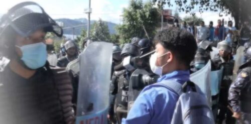 रास्वपाको प्रदर्शनमा पोखराका पत्रकारलाई प्रहरीले गर्‍यो कुटपिट