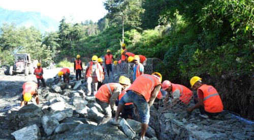 धवलागिरीको ताकममा १४ करोडको लागतमा सडक स्तरोन्नति आयोजना सुरु