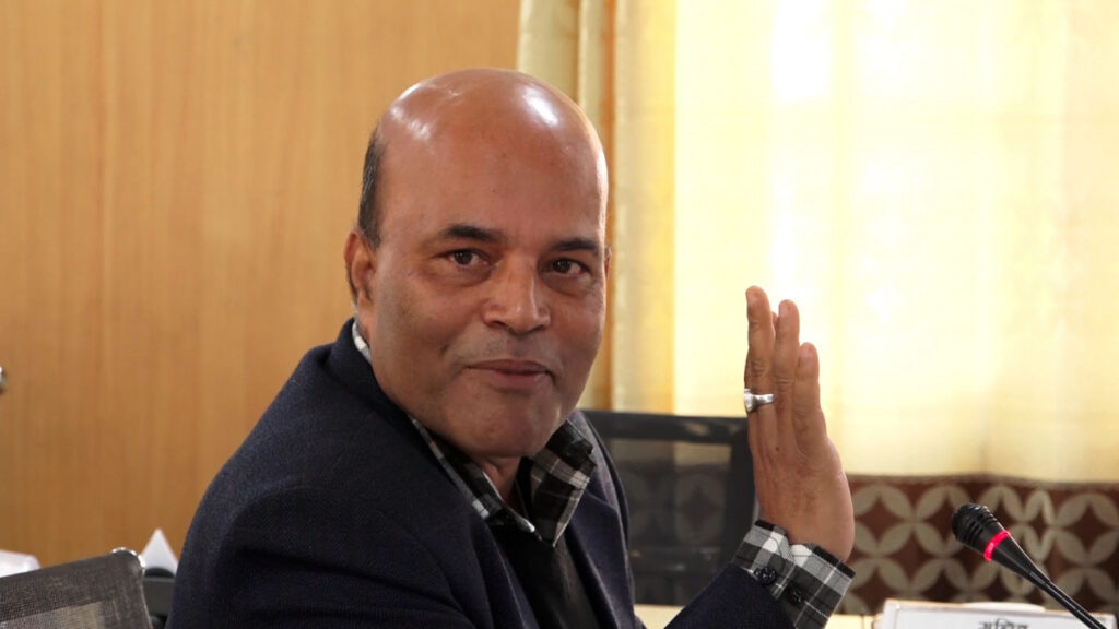 सार्वजनिक विदा कटौती गरौंः डा. अमरेशकुमार सिंह