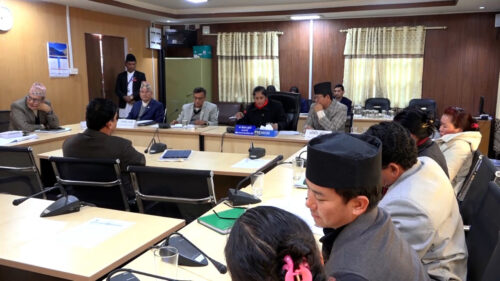 निकुञ्जबीचमा रहेका जनताले भोगेका समस्या समाधानका लागि कानून नै बाधकः वनमन्त्री ठकुरी