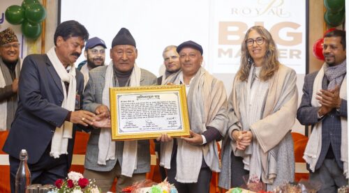 होटल कार्यकारी क्लब पोखराद्धारा होटल व्यवसायी बसन्त गौतम सम्मानीत