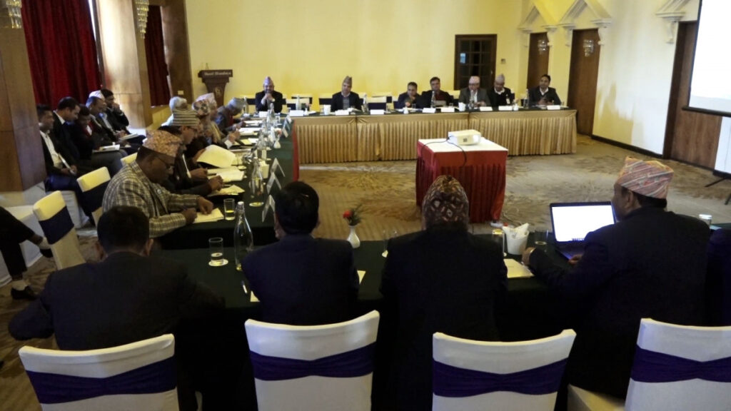 वन डढेलो नियन्त्रण तथा पूर्वतयारीको एजेण्डासहित संघ र प्रदेशमन्त्रीको बैठक शुरु