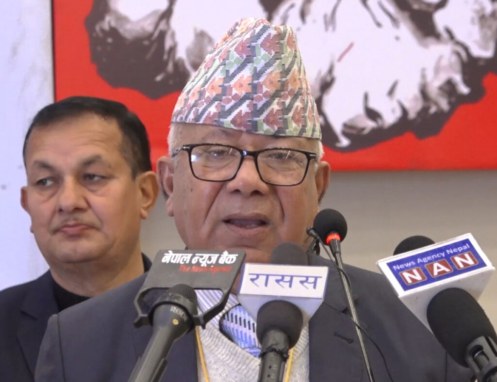 माधव नेपालको आरोपः ओली दुनियाँलाई ठग्न प्रधानमन्त्री भएका हुन्