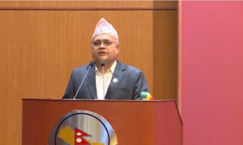 खेलकुदमन्त्रीलाई माओवादी सांसदको प्रश्नः ०४७ सालको संविधान कार्यान्वयन हो की, संशोधन भइसक्यो ?