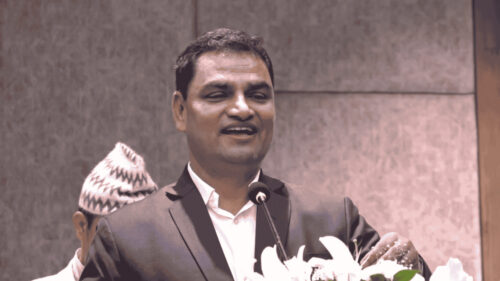 चिकित्सक र नर्सहरुको पारिश्रमीक बढाउने तयारी गर्दैछौँः स्वास्थ्यमन्त्री पौडेल