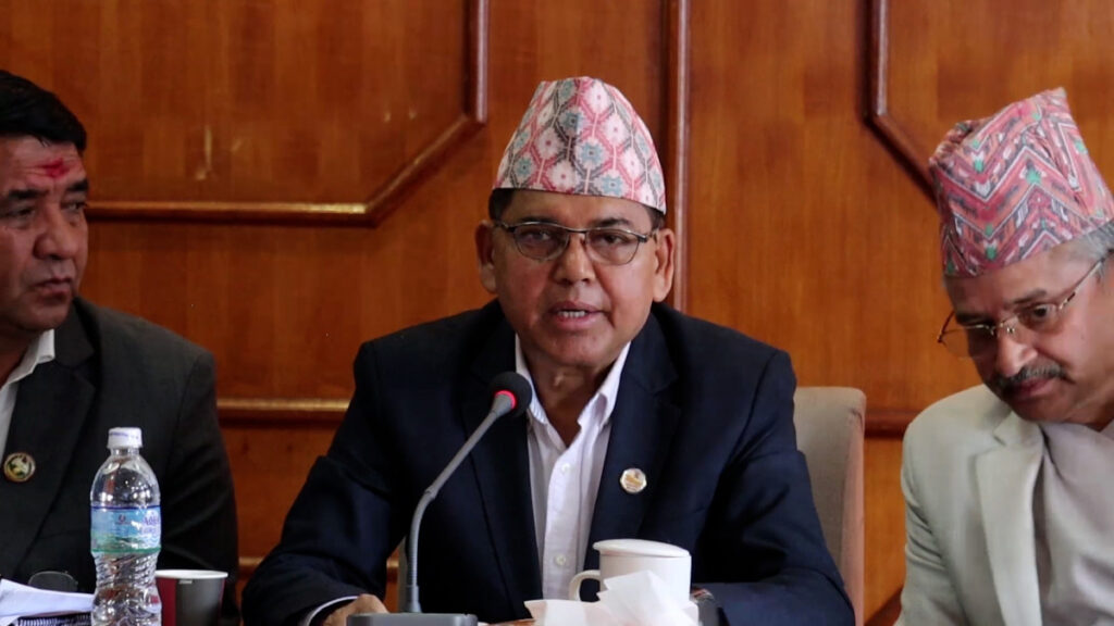 साउन १ गतेदेखि प्रदेश सरकारले नै लाइसेन्स छाप्छः मन्त्री दाहाल