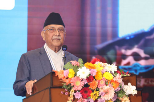 प्रधानमन्त्रीको टिप्पणीः जुलुसमा विदेशीको तस्बिर राख्नुपर्ने दयनीय अवस्थामा छैनौं