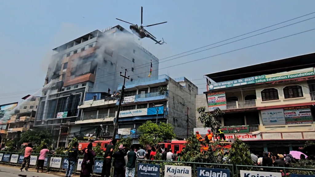 इटहरीको सेन्ट्रल प्लाजामा लागेको आगो नियन्त्रणमा