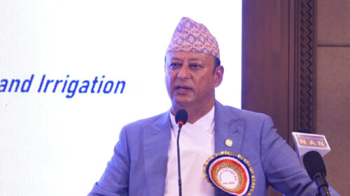 प्रचारबाजी गरेर स्थापित हुन खोज्ने कर्मचारीलाई सरकारले लगाम लगाउँछः मन्त्री खड्का