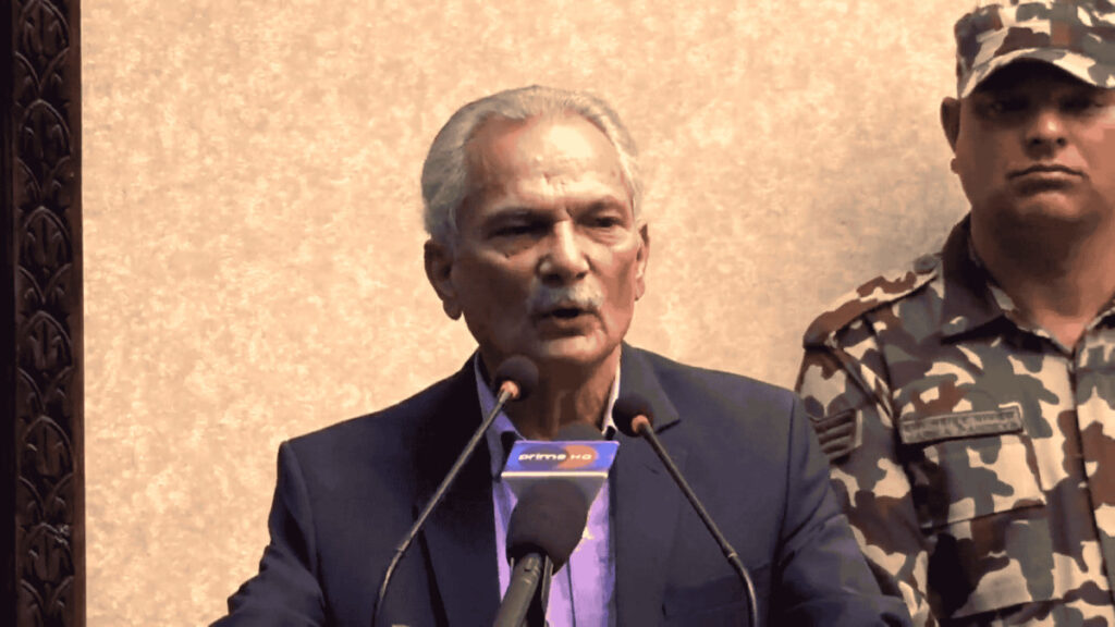 बाबुरामको टिप्पणीः राजतन्त्र फर्काउनुपर्छ भन्नु भोक लाग्यो भनेर विष पान गर्नु हो