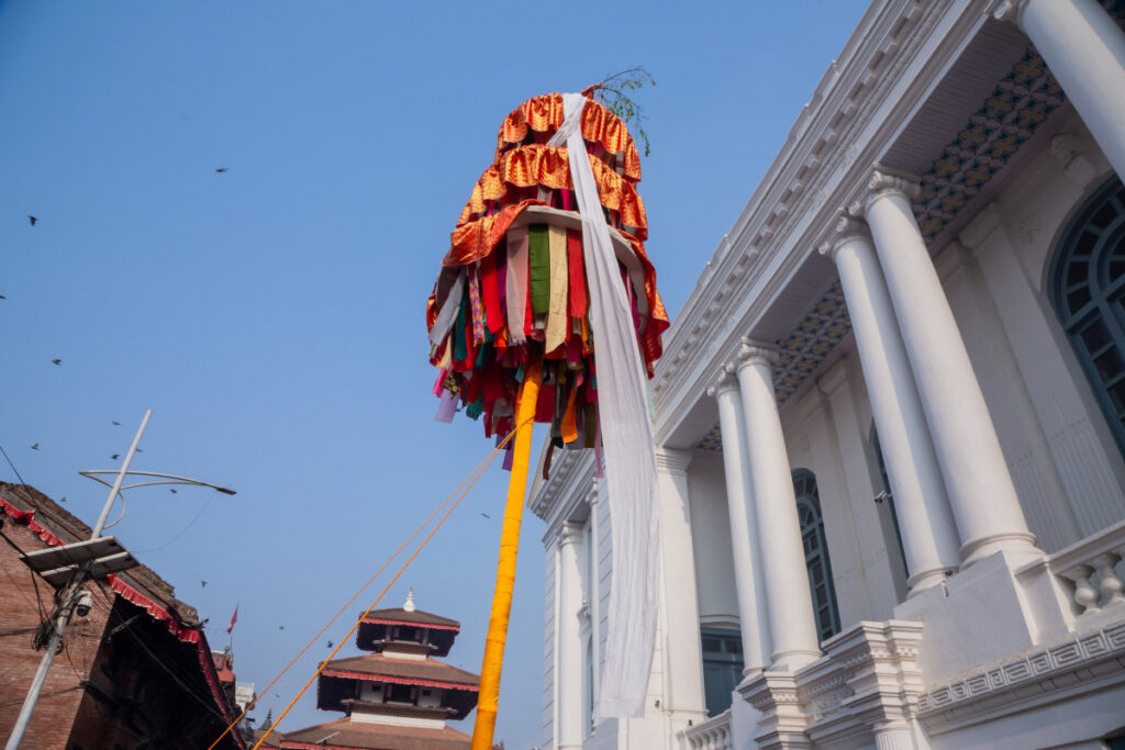 वसन्तपुरस्थित हनुमानढोका दरबारमा चीर ठड्याइएसंग होली पर्व शुरु
