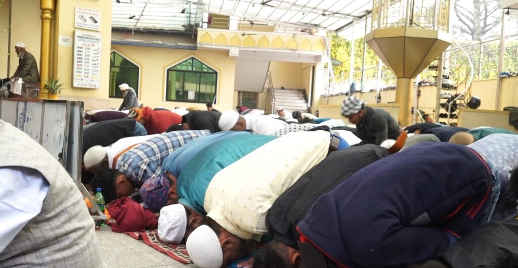 आज ईद पर्व, इस्लाम धर्मावलम्बीहरुले धुमधामका साथ इद उल फित्र मनाउँदै