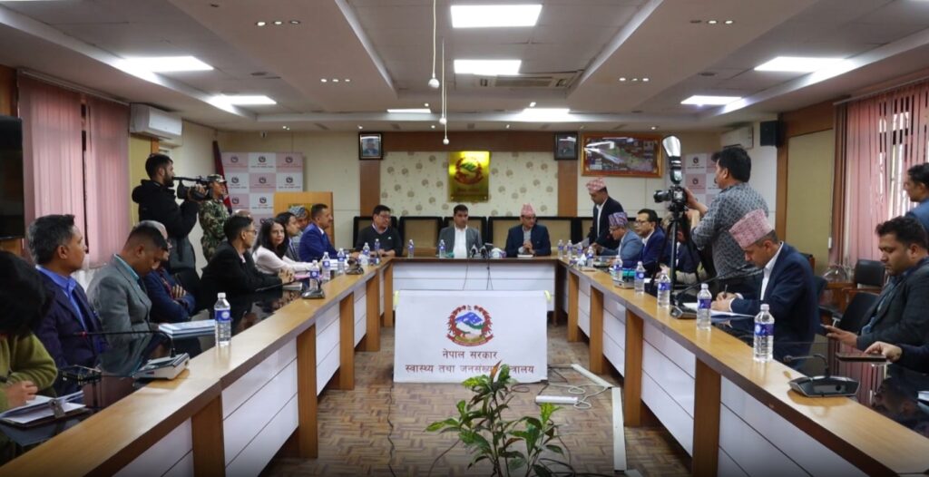 नेपालले आँखा उपचारमा विशिष्टता हासिल गर्नु गौरवको विषयः स्वास्थ्यमन्त्री पौडेल