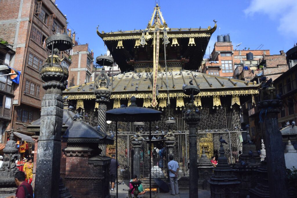 मन्दिरका लागि भारतद्वारा २४ किलोग्राम चाँदी हस्तान्तरण