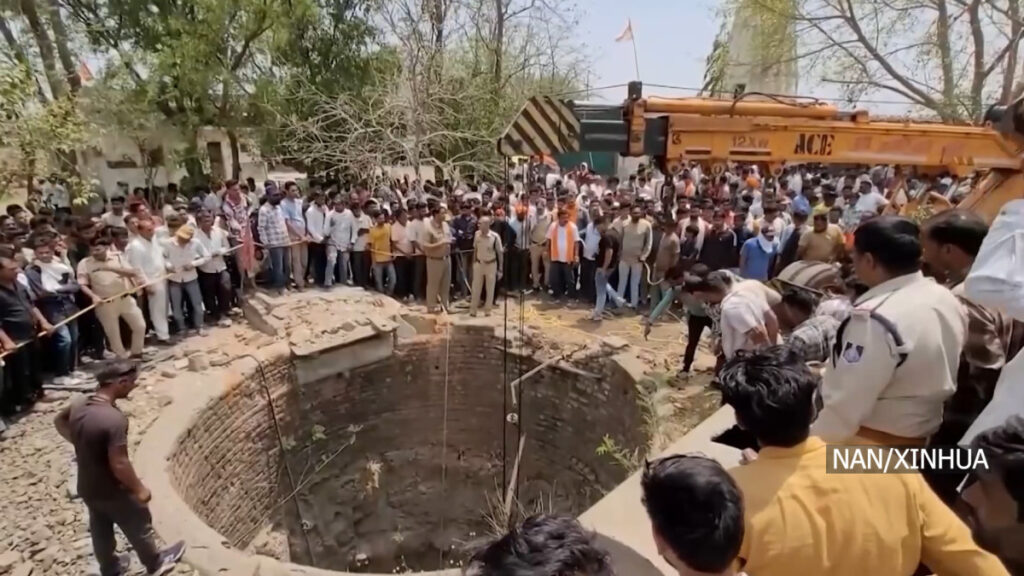 भारतमा गाडी इनारमा खस्दा १२ जनाको मृत्यु