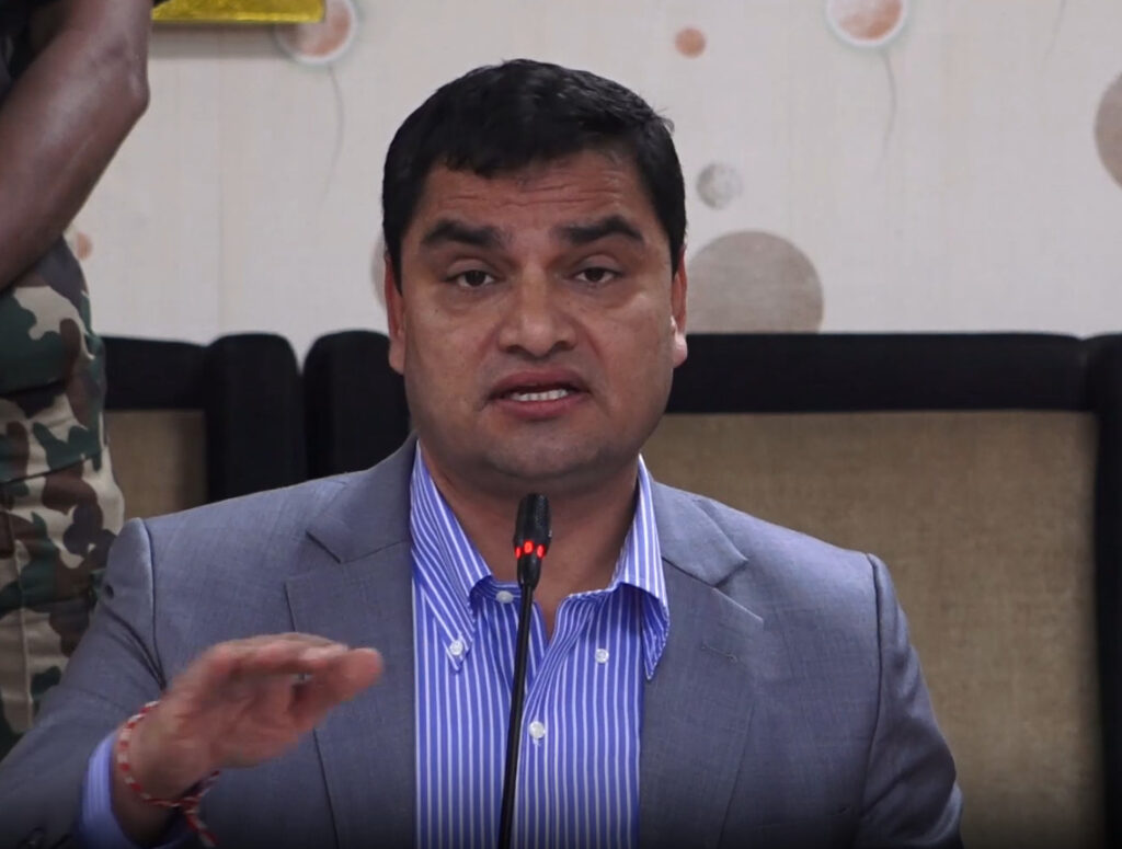 स्वास्थ्य बीमा कार्यक्रमलाई निरन्तरता दिन ४० अर्ब बजेट आवश्यकः स्वास्थ्यमन्त्री पौडेल