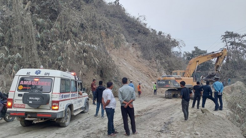 नारायणगढ–बुटवल सडकको दाउन्ने खण्डमा आजदेखि गाडी बन्द गरेर काम हुँदै