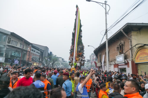 असनमा सेतो मच्छिन्द्रनाथको पूजा, आराधना गर्नेको भीड
