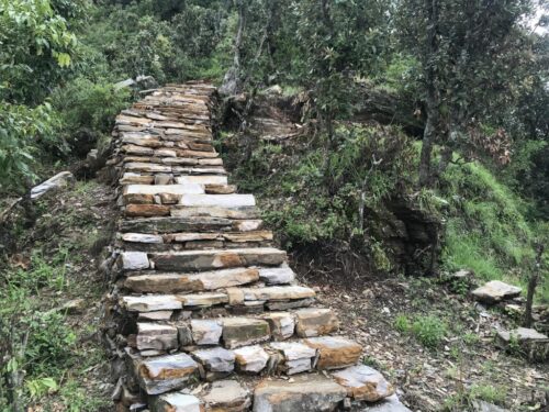 चन्दा संकलन गरी पदमार्ग निर्माण