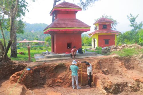 गोरखा छेपेटारमा भेटियो १७औं शताब्दीको २ तले मन्दिरको भग्नावशेष