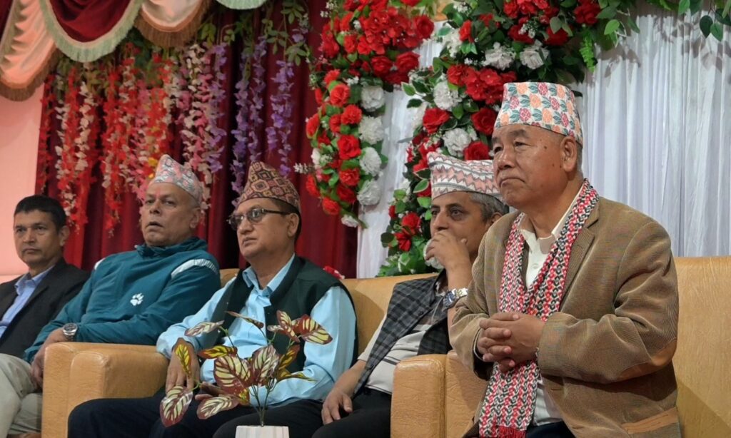 माओवादीले एक लाख जनता उतारेपछि राजावादीको आन्दोलन ओझेलमा प¥योः देव गुरुङ