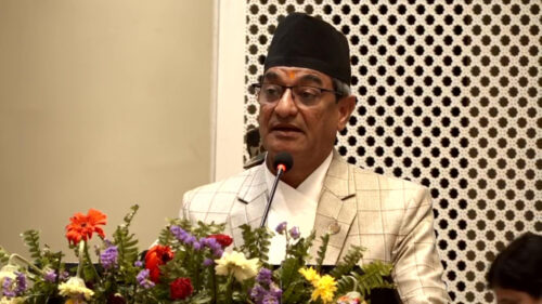 दश महिनामा सरकार फेरिँदैन, तीन—चार वटा अरु व्यहोर्छौंंः गृहमन्त्री लेखक