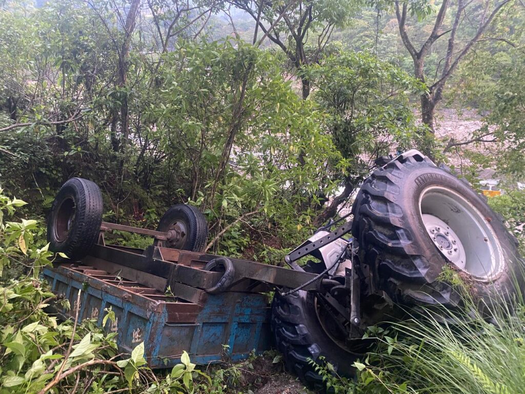 लमजुङमा ट्याक्टर दुर्घटना, चालकको मृत्यु