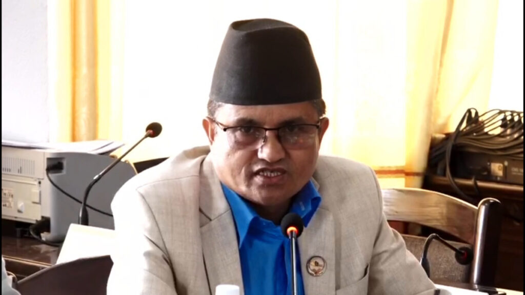गभर्नरसँग एमाले सांसद थापाको प्रश्तावः पृथ्वीनारायण शाहको तस्बिर नोटमा राखौं