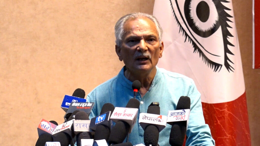 विगतको जगमा अब नयाँ ढंगले उन्नत समाजवादतर्फ अघि बढ्नुपर्छः डा. बाबुराम भट्टराई