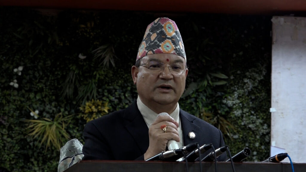 देशलाई सङ्कट पर्दा सबै एक ठाउँमा आएर देशलाई निकास दिनु सबैको कर्तव्यः मन्त्री ठकुरी