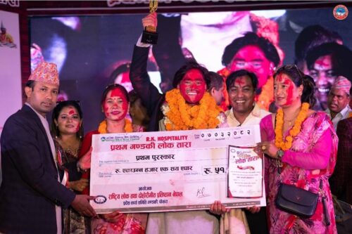 बागलुङका प्रेम विकले जिते प्रथम गण्डकी लोक ताराको उपाधि