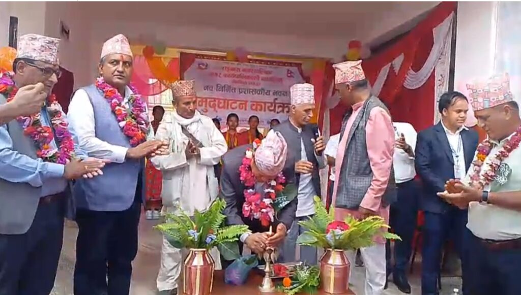 राइनास नगरपालिकाको नयाँ प्रशासकीय भवन उद्घाटन