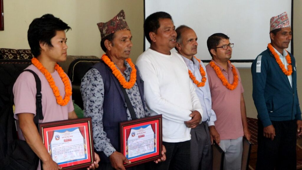 बागलुङका पाँच उत्कृष्ट किसान पुरस्कृत