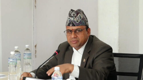 सरकारी कर्मचारीहरु समर्पित भएर काम गर्दैनन्ः मन्त्री पाण्डे