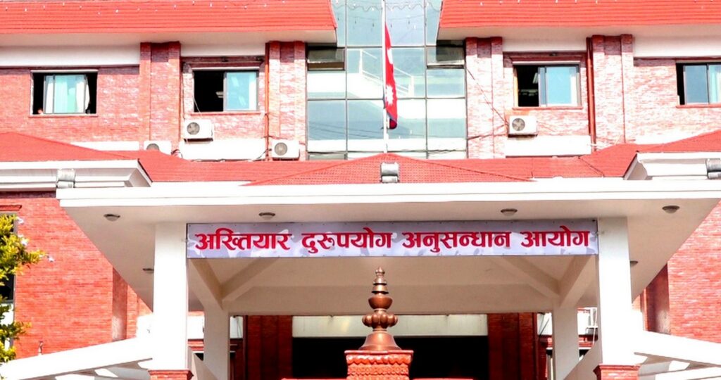 सवारी चालक अनुमति पत्र कास्कीका कार्यालय सहयोगी नियन्त्रणमा