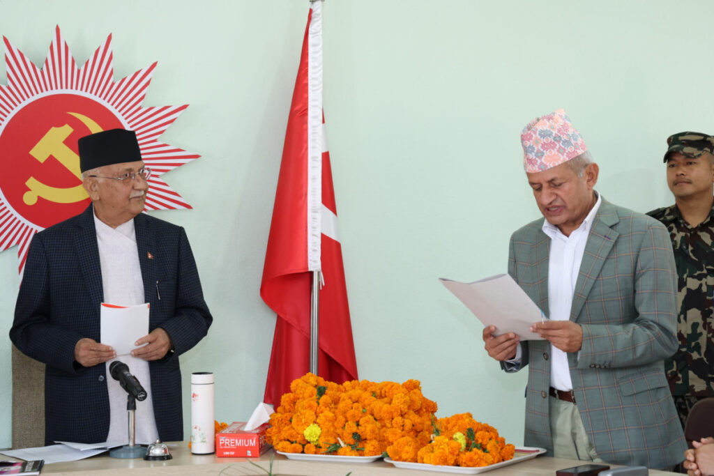 मदन आश्रित स्मृति प्रतिष्ठानका अध्यक्ष प्रदीप ज्ञवालीले लिए पदको शपथ