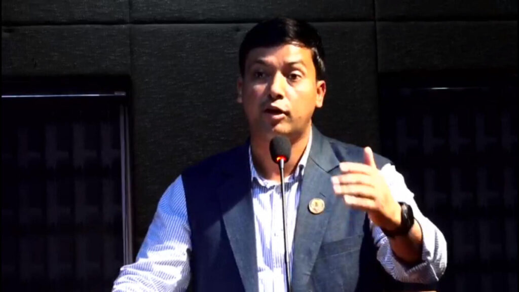 गगनलाई बर्तौलाले भनेः संसदको शक्ति सन्तुलन हेरेर संविधान संशोधनमा हात हाल्नुपर्छ