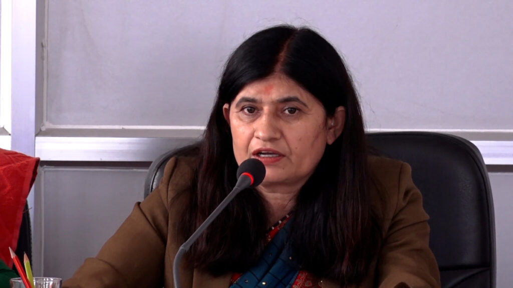सरकारी कर्मचारीले काम गरेनन्, लोकसेवा रटेर बसेः मन्त्री न्यौपाने