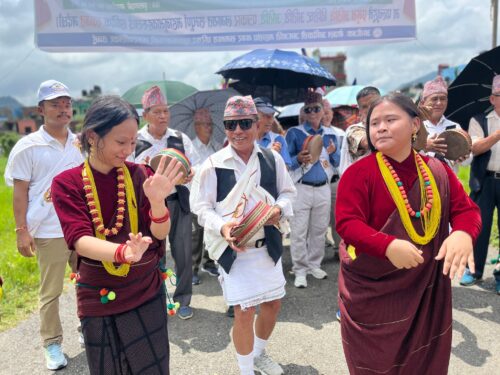 तनहुँमा धूमधामले मनाइयो विश्व आदिवासी दिवस